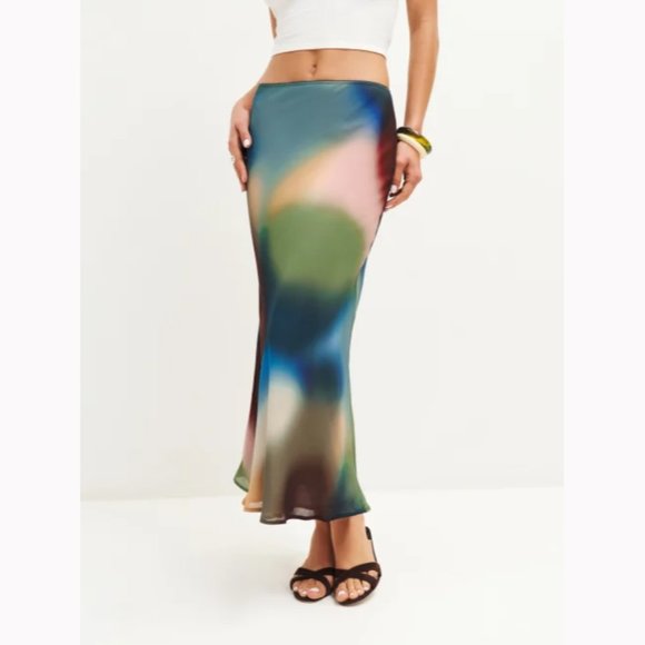 Reformation Dresses & Skirts - NWOT Reformation Layla Skirt in Blur Midi Elasticated Waist